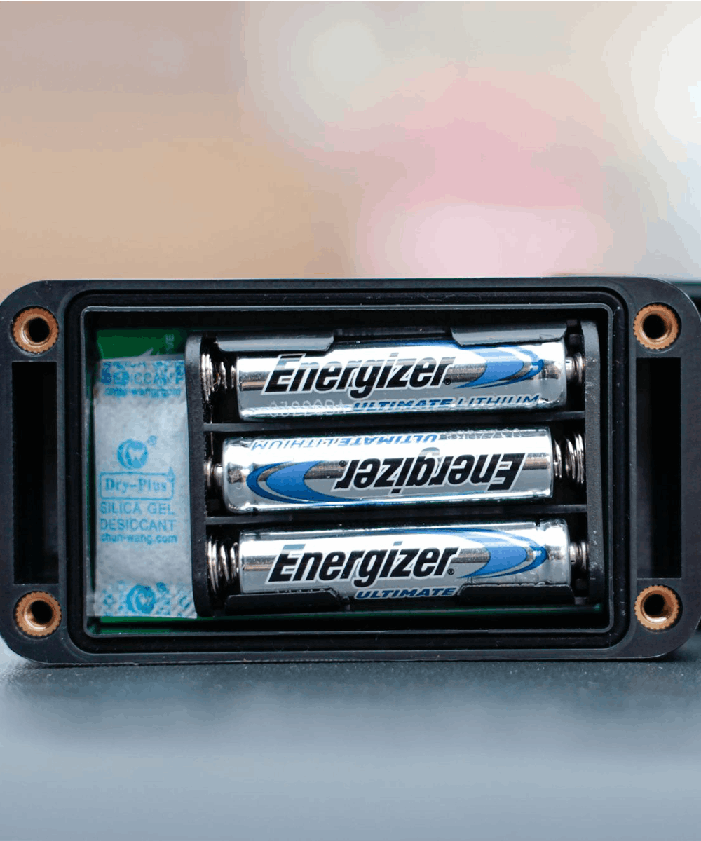 Batteries for GT7 GPS Tracker in car