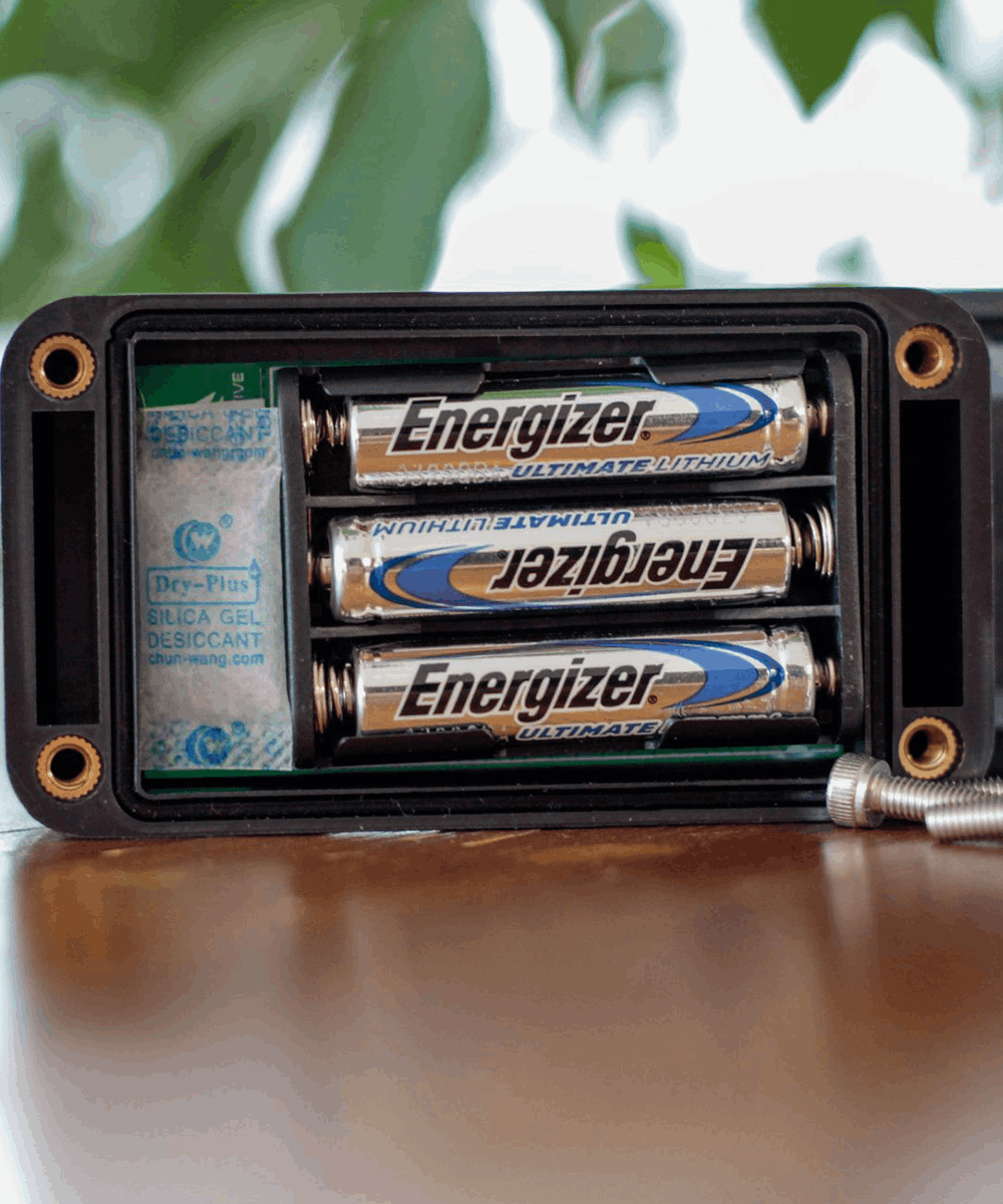 Batteries for GT7 GPS Tracker with wood and leave